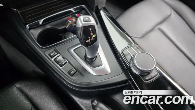 BMW 3 серии 2018 thumb 4