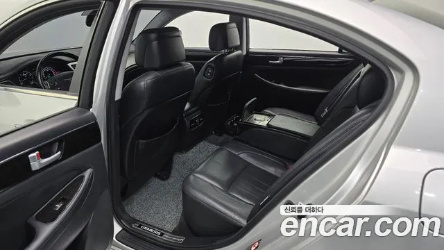 Hyundai Genesis 2011 thumb 8