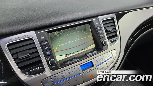 Hyundai Genesis 2011 thumb 2