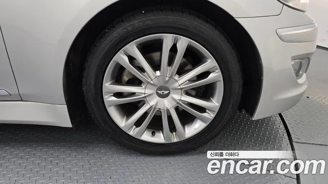 Hyundai Genesis 2011 thumb 10