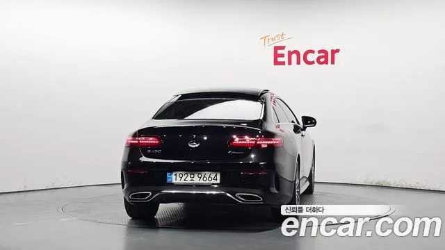 Mercedes-Benz E-Class 2021 thumb 12