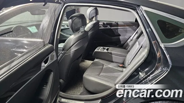 Genesis G80 2016 thumb 5