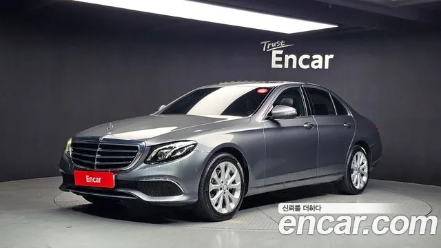 Mercedes-Benz E-Class 2017 thumb 11