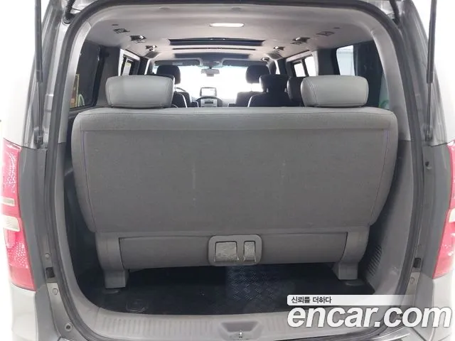Hyundai Staria 2010 thumb 9