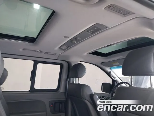 Hyundai Staria 2010 thumb 5