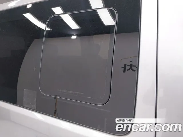 Hyundai Staria 2010 thumb 4