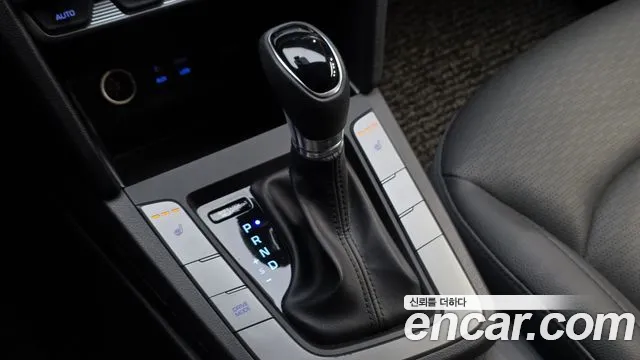 Hyundai Elantra 2019 thumb 3