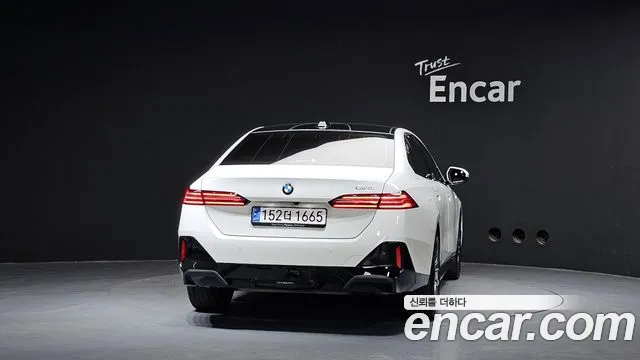 BMW 5 серии 2024 thumb 4