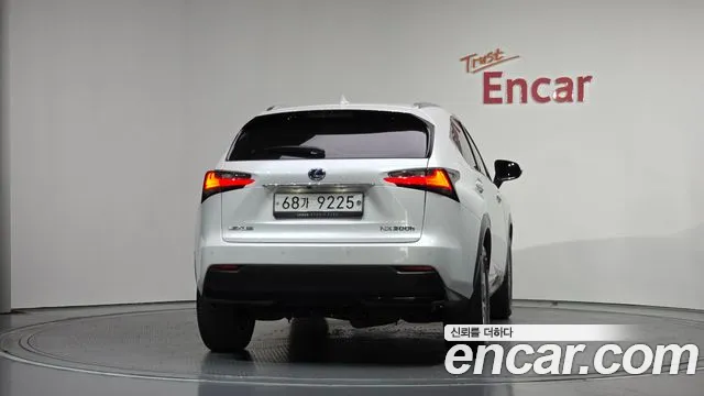 Lexus NX 2015 thumb 10