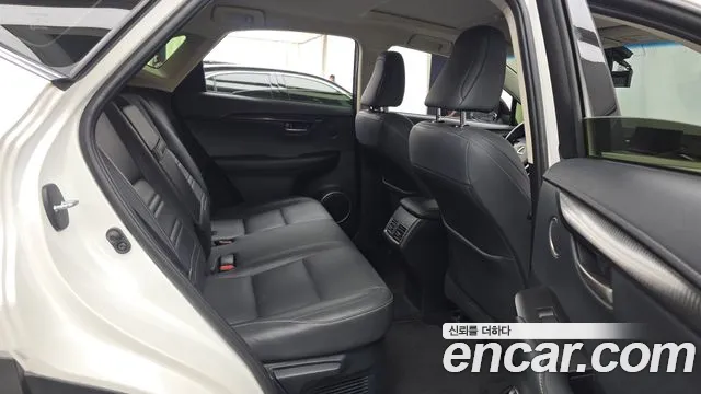 Lexus NX 2015 thumb 12