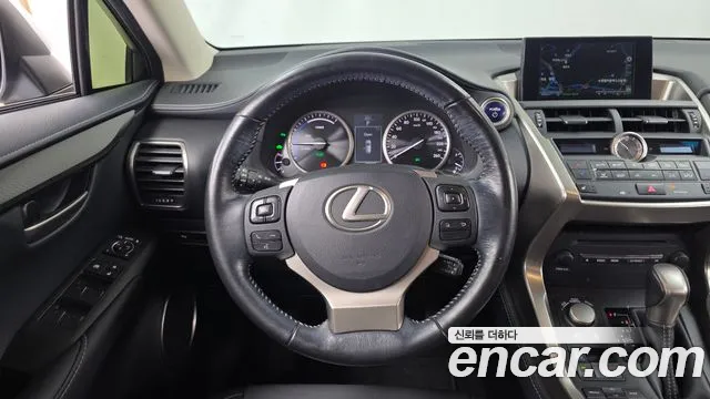 Lexus NX 2015 thumb 2