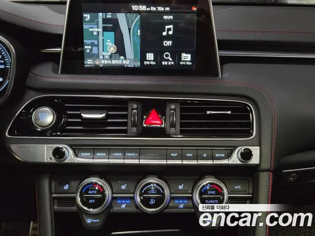 Genesis G70 2018 thumb 2