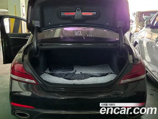 Genesis G70 2018 thumb 11