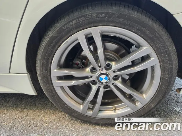 BMW 3 серии 2017 thumb 4