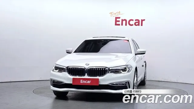BMW 5 серии 2018 thumb 12
