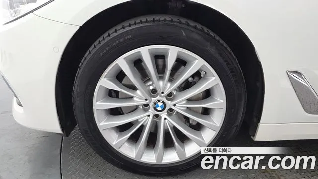 BMW 5 серии 2018 thumb 7