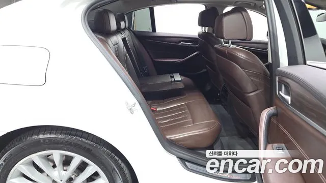 BMW 5 серии 2018 thumb 6