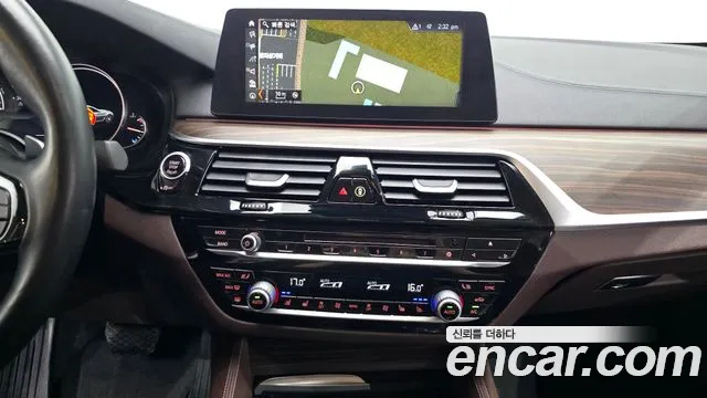 BMW 5 серии 2018 thumb 10