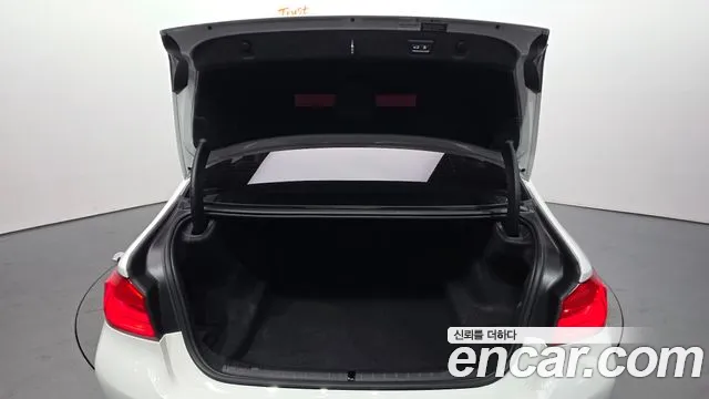 BMW 5 серии 2018 thumb 2