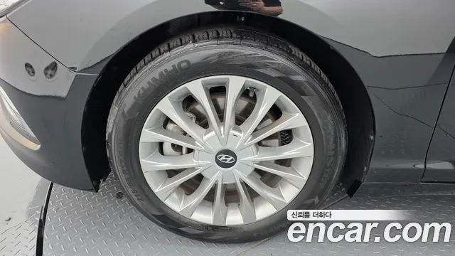 Hyundai LF 2016 thumb 9