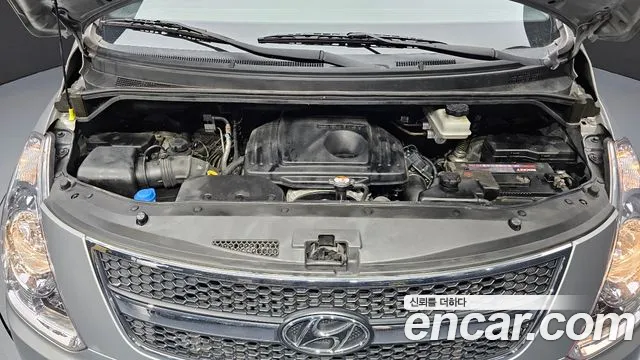 Hyundai Staria 2015 thumb 6