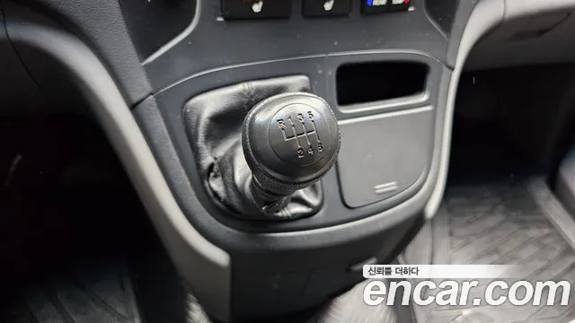 Hyundai Staria 2015 thumb 10