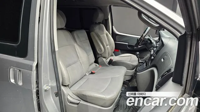 Hyundai Staria 2015 thumb 5