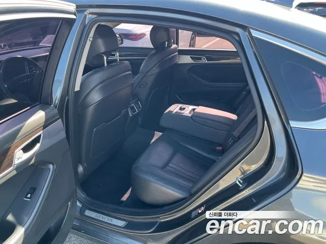 Genesis G80 2018 thumb 10