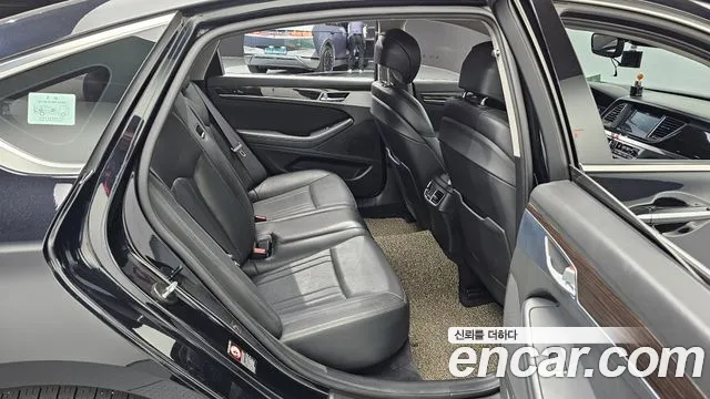 Genesis G80 2016 thumb 4