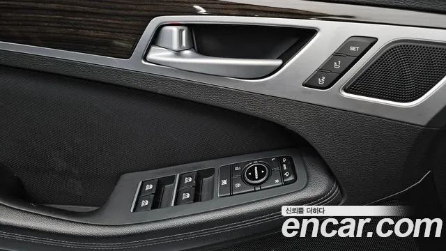 Genesis G80 2016 thumb 2
