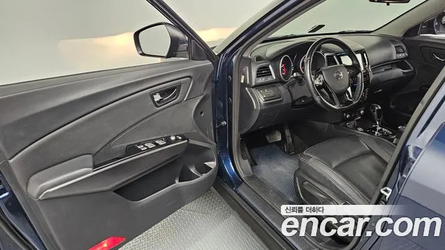 KGM Tivoli 2017 thumb 9