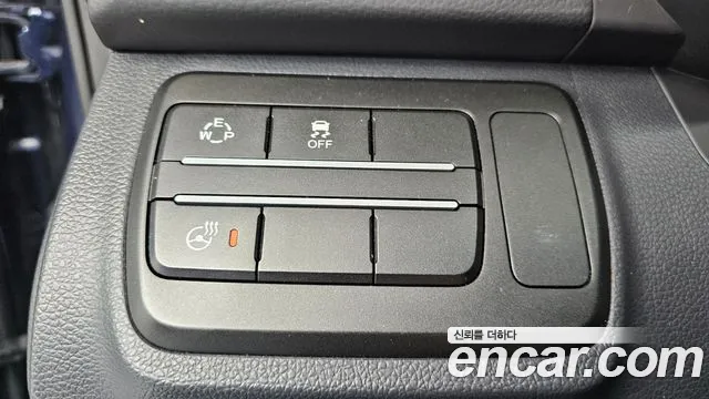 KGM Tivoli 2017 thumb 11