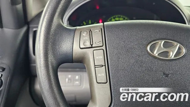 Hyundai Staria 2015 thumb 8