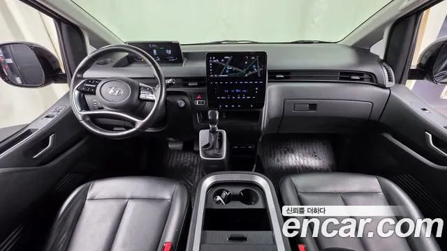 Hyundai Staria 2021 thumb 2