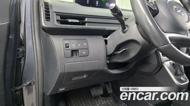 Hyundai Staria 2021 thumb 3