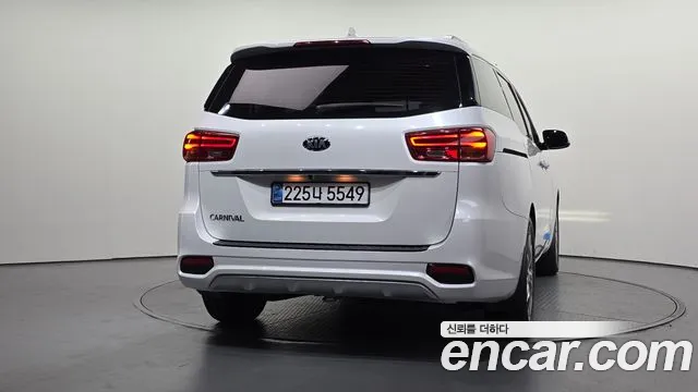 Kia Carnival 2018 thumb 12