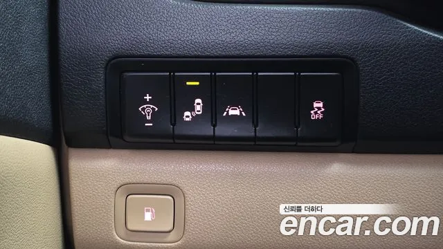 Kia Carnival 2018 thumb 4