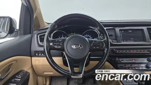 Kia Carnival 2018 thumb 6