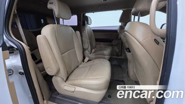 Kia Carnival 2018 thumb 11