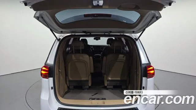 Kia Carnival 2018 thumb 7