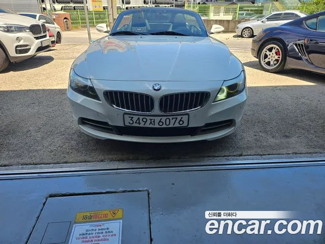 BMW Z4 2011 thumb 3