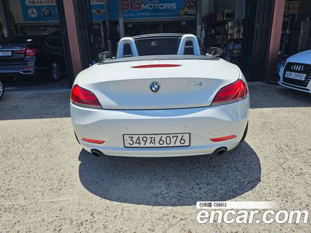 BMW Z4 2011 thumb 4