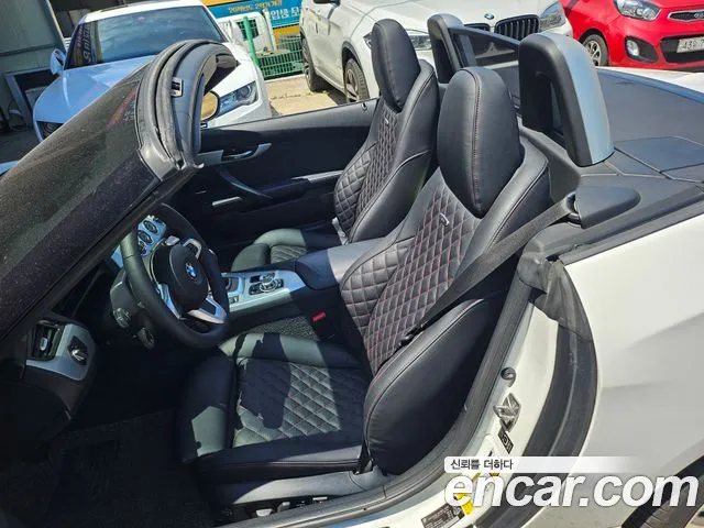 BMW Z4 2011 thumb 7