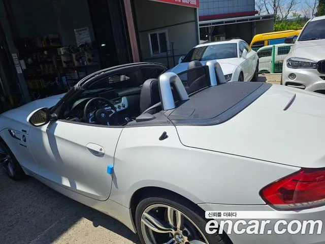 BMW Z4 2011 thumb 11