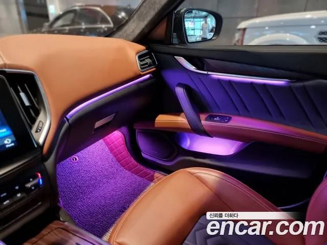 Maserati Ghibli 2018 thumb 10