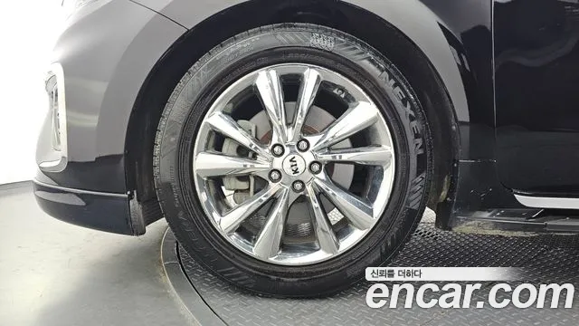 Kia Carnival 2019 thumb 11