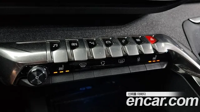 Peugeot 3008 2019 thumb 3
