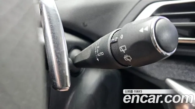Peugeot 3008 2019 thumb 4