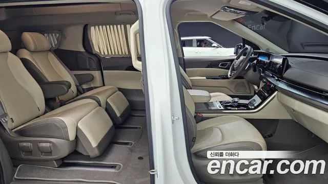 Kia Carnival 2022 thumb 10