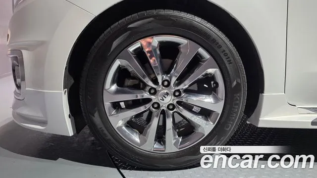 Kia Carnival 2017 thumb 6